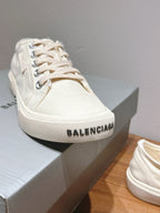 B-Sneakers