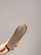 B-Sneakers