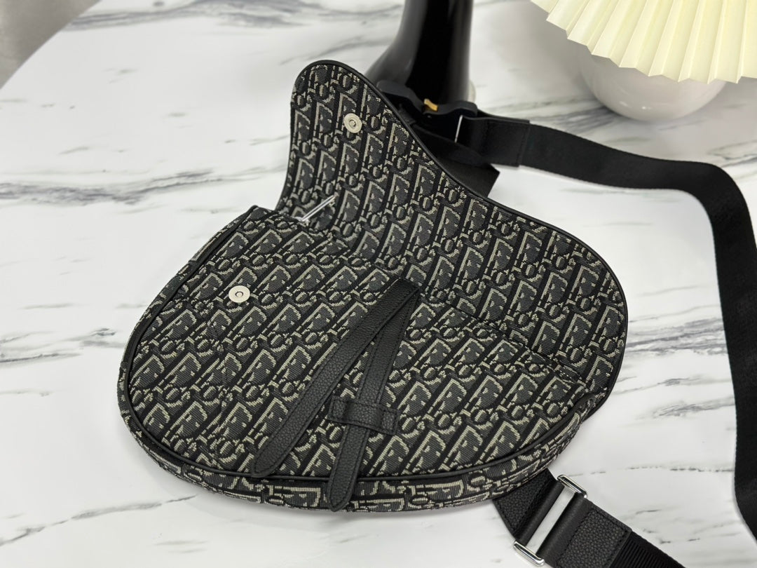 D-Saddle