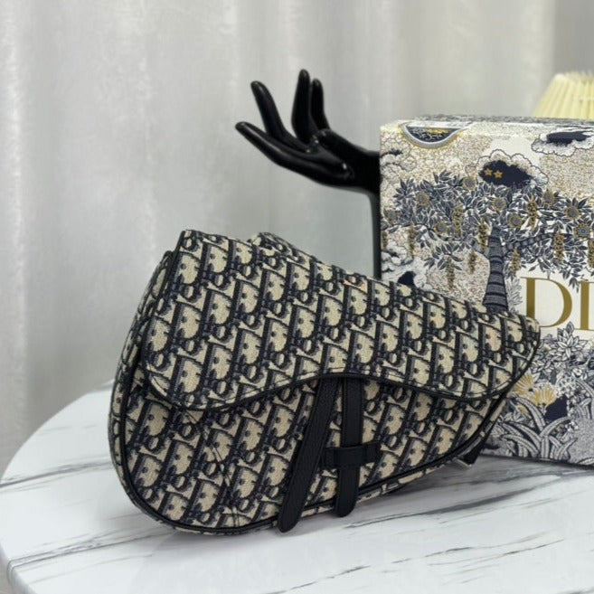 D-Saddle