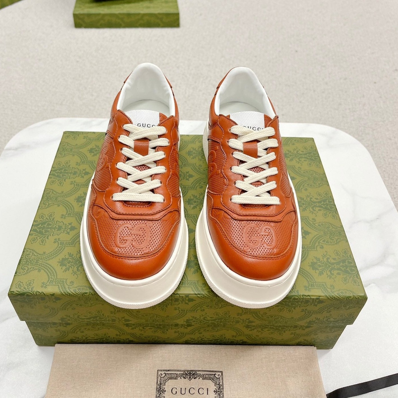 G-Sneakers