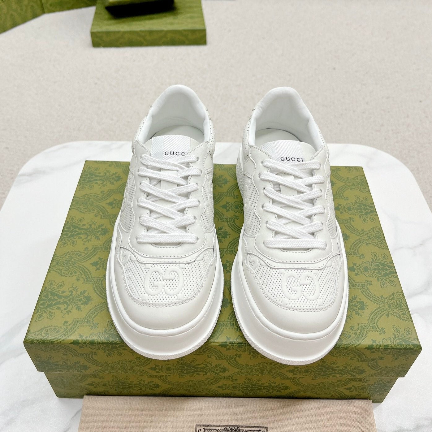 G-Sneakers