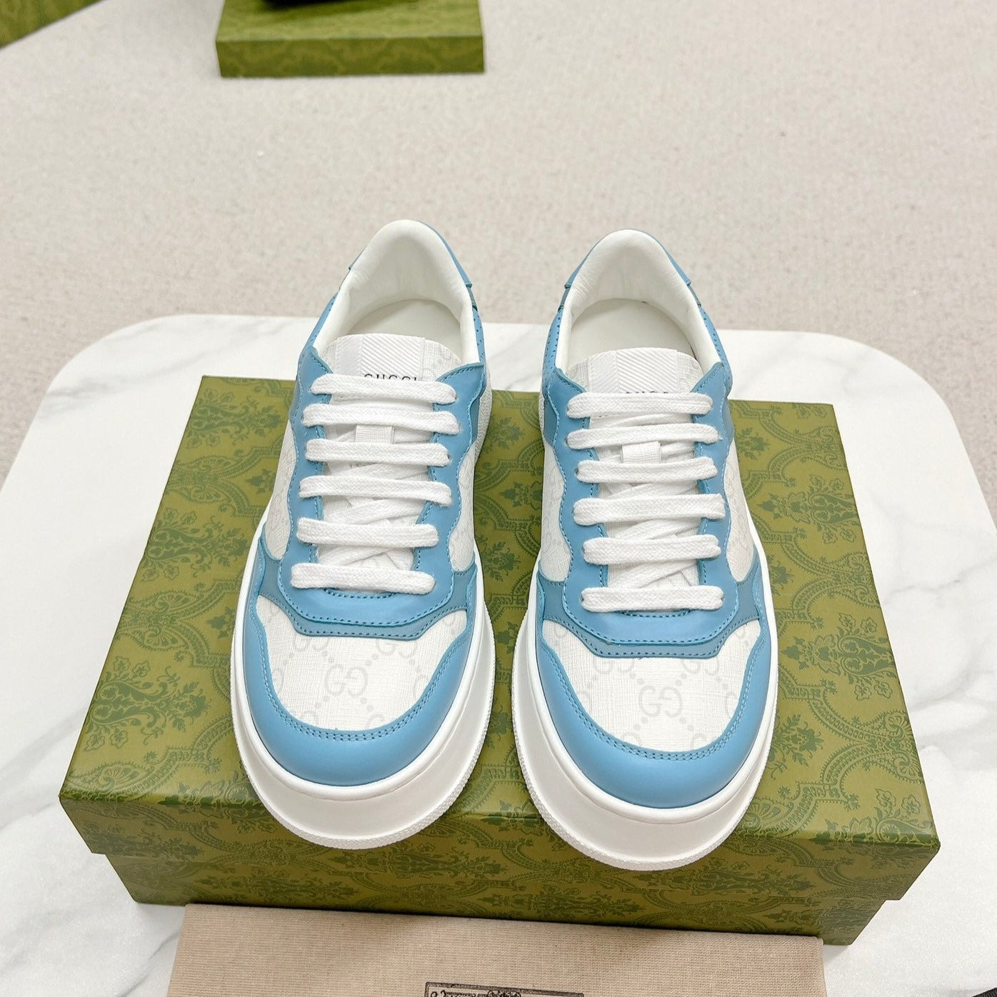 G-Sneakers