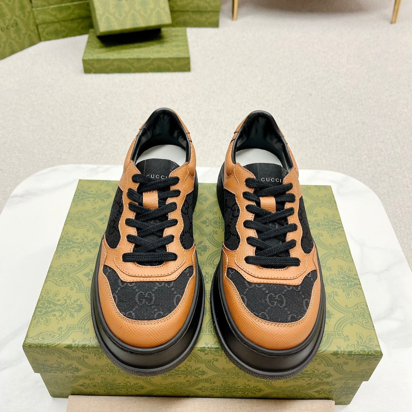 G-Sneakers