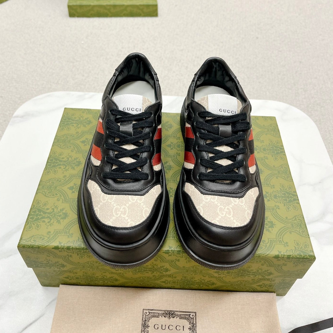 G-Sneakers
