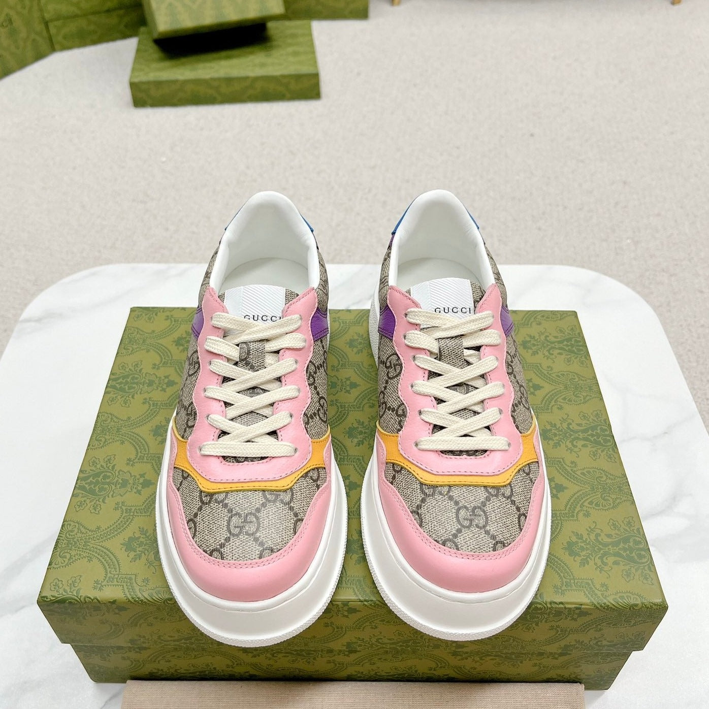 G-Sneakers