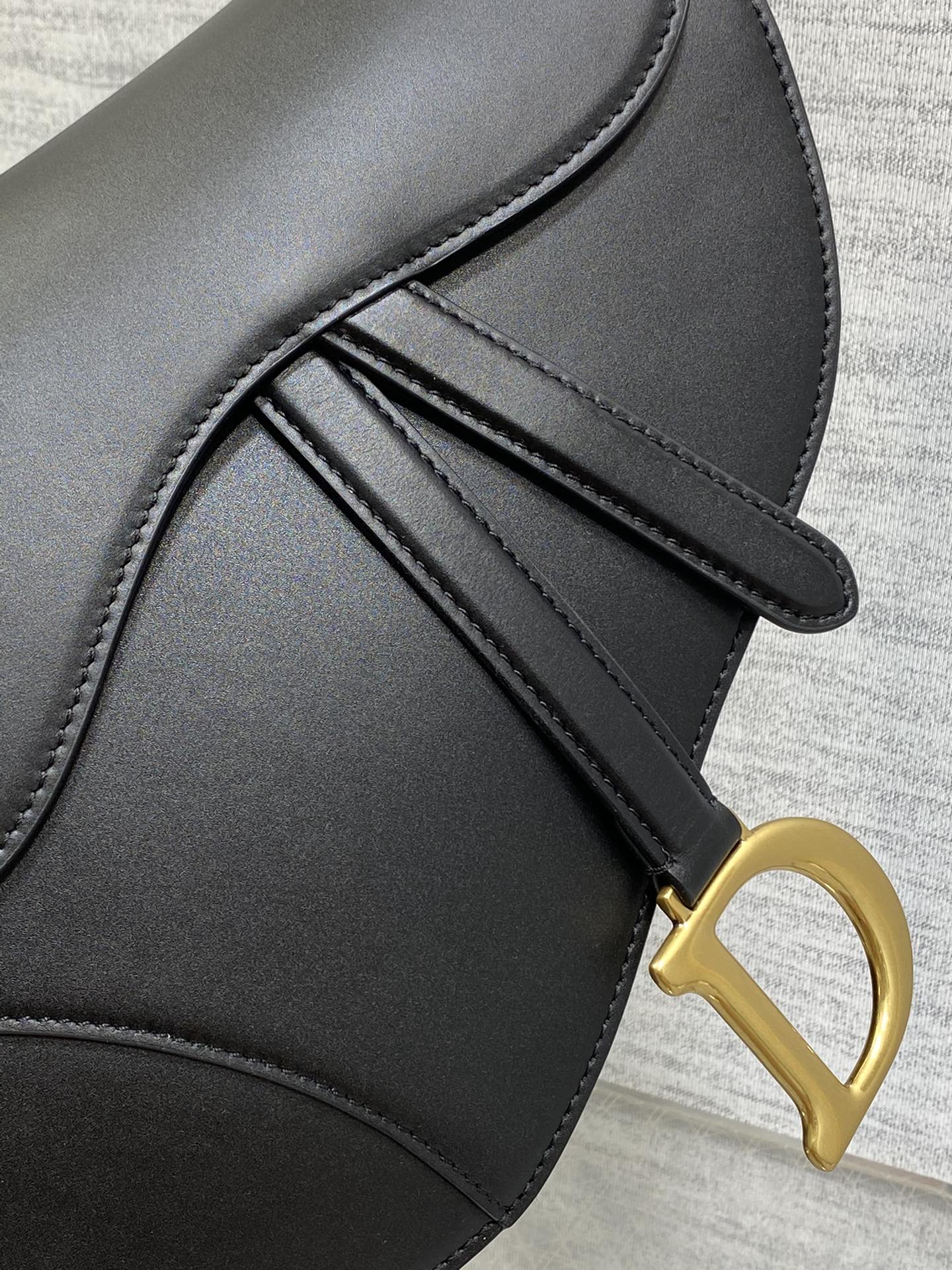 D-Saddle
