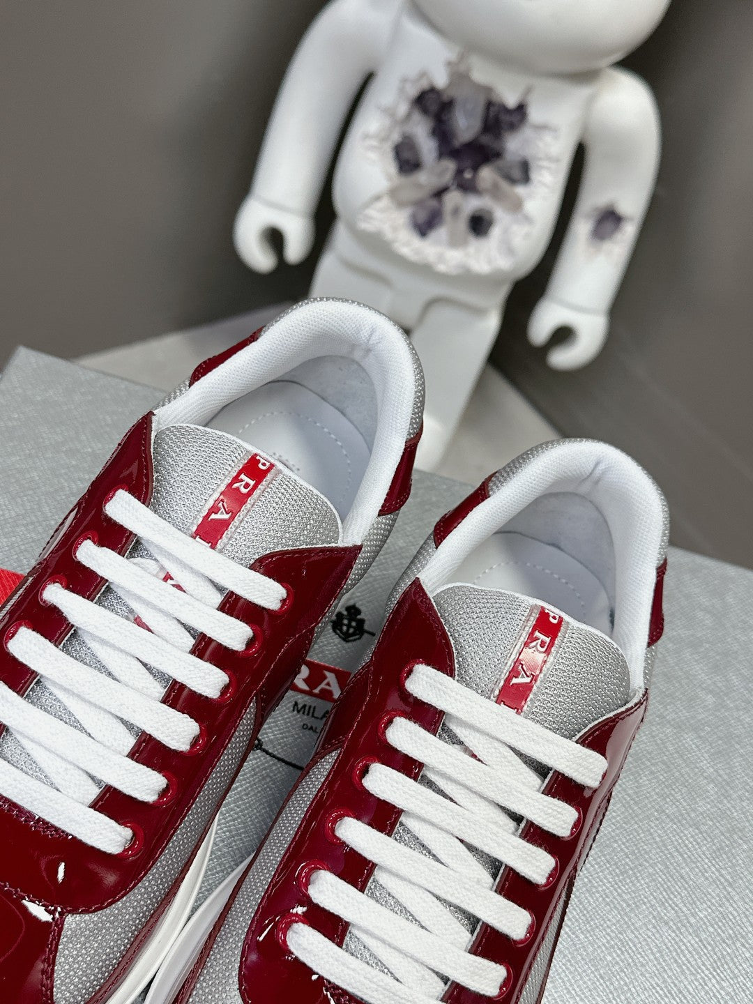 P-Sneakers