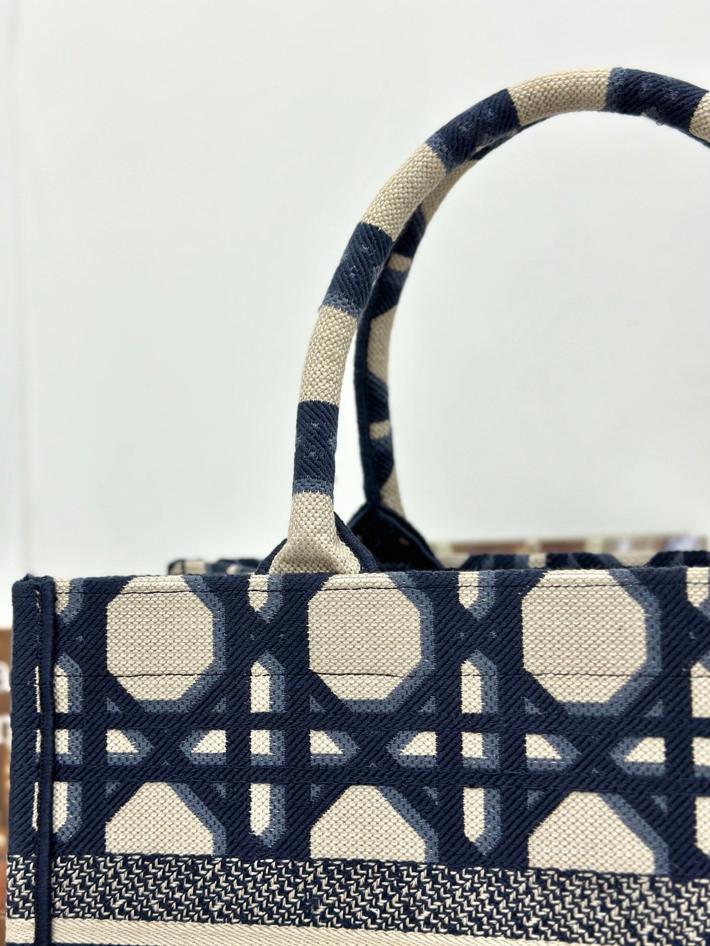 D-Book Tote