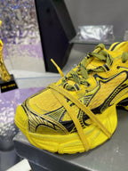 B-Sneakers