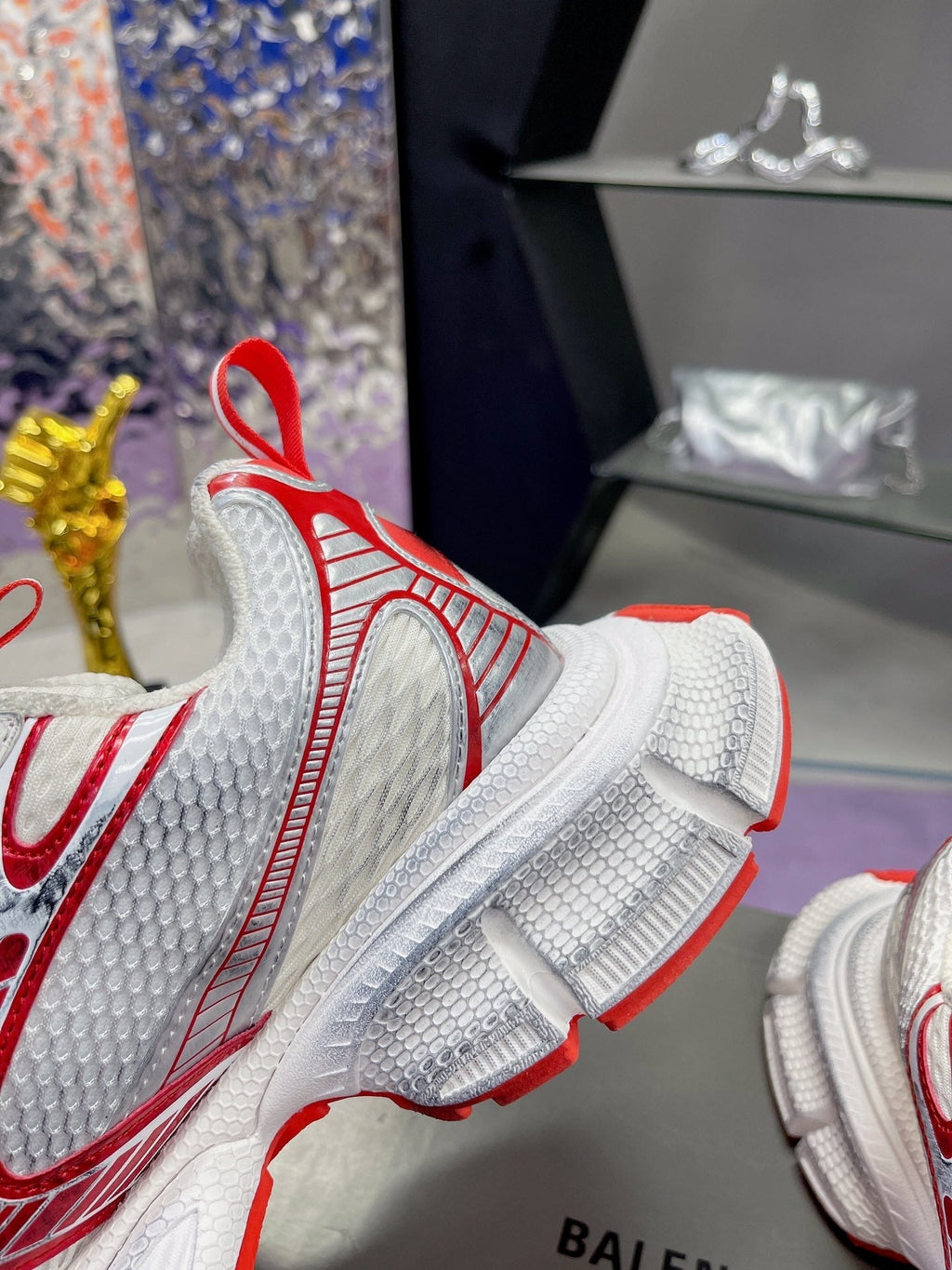 B-Sneakers