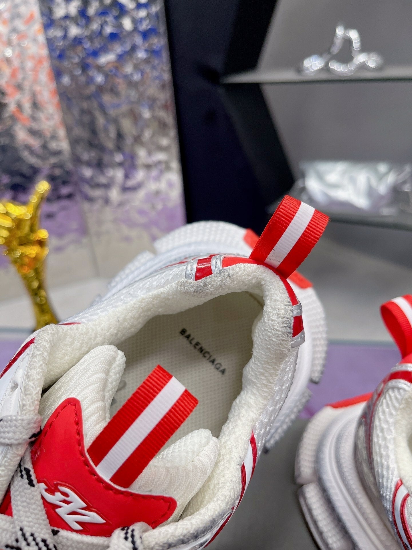 B-Sneakers