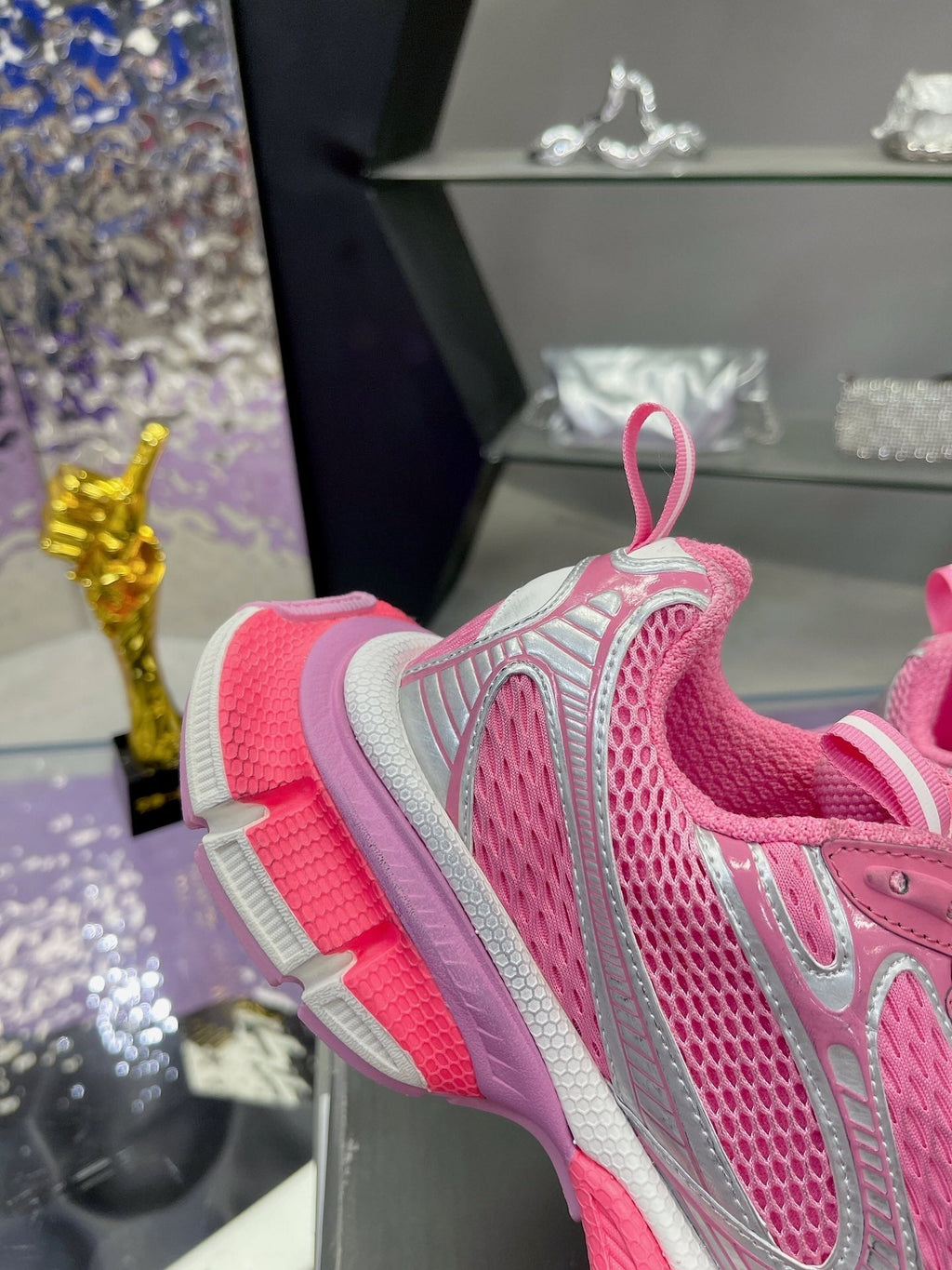 B-Sneakers