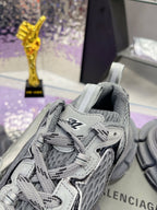 B-Sneakers