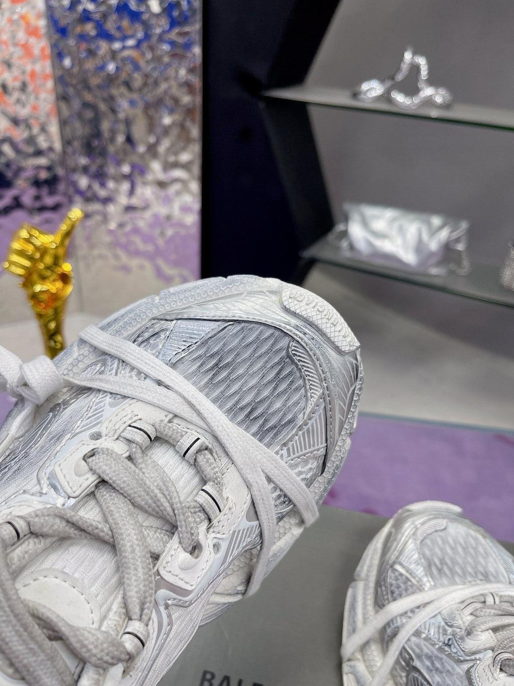 B-Sneakers
