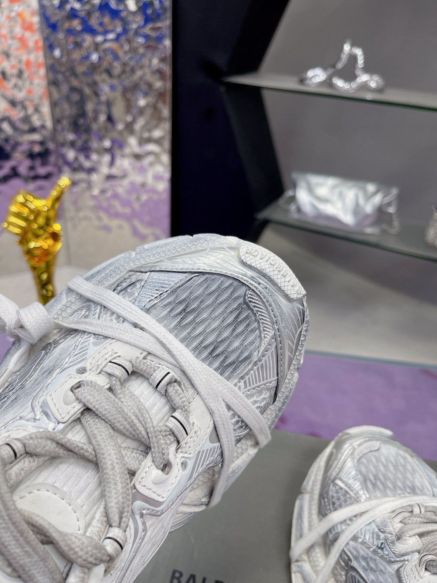 B-Sneakers
