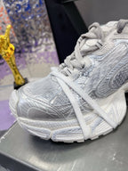 B-Sneakers