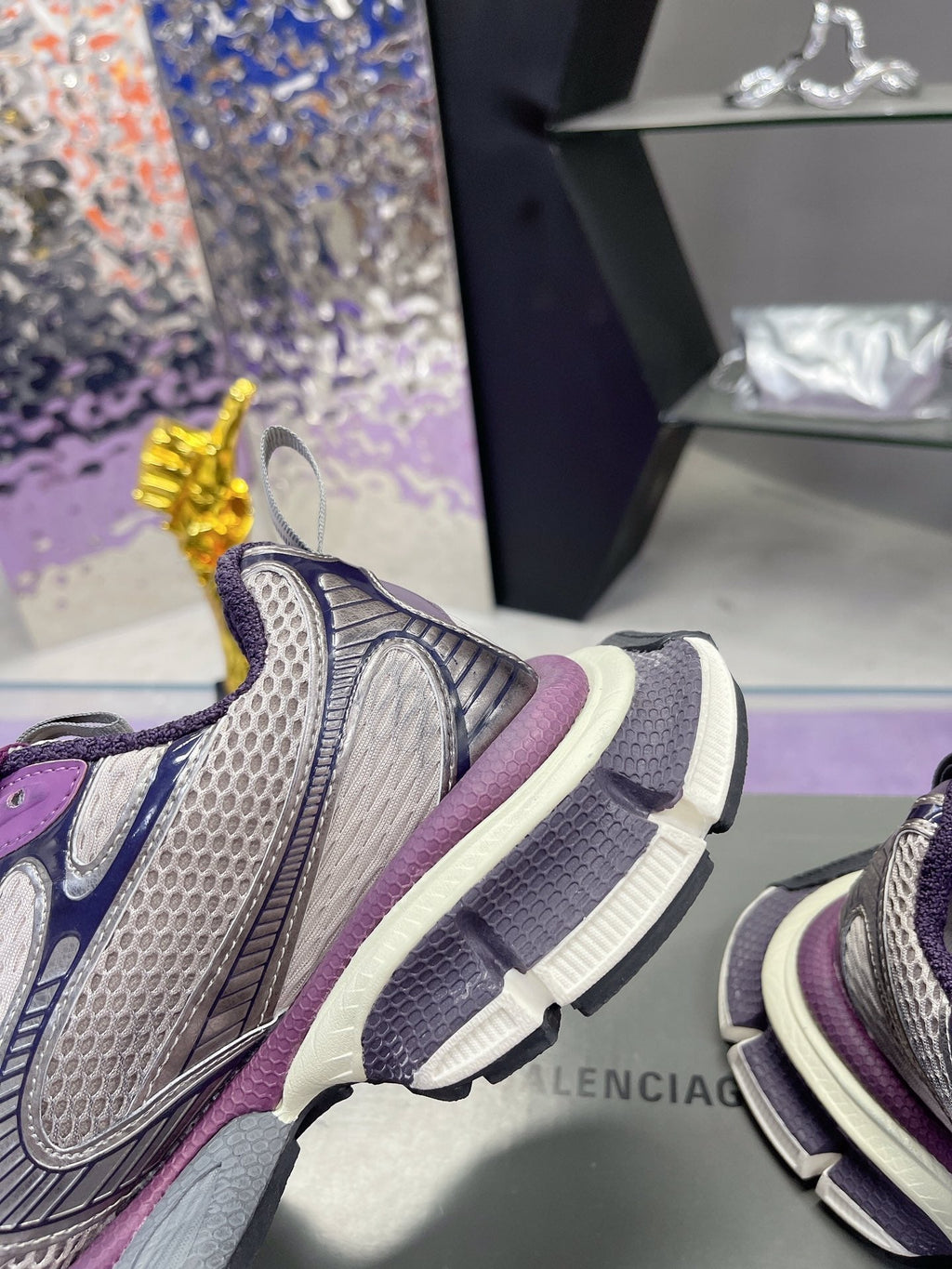 B-Sneakers