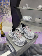 B-Sneakers