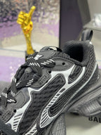 B-Sneakers