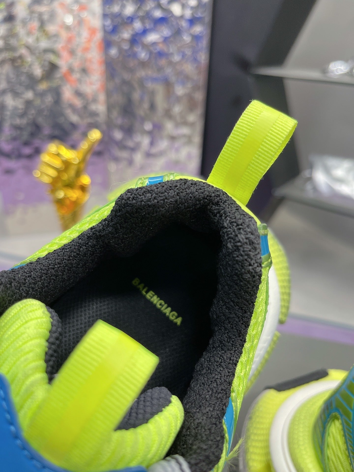 B-Sneakers