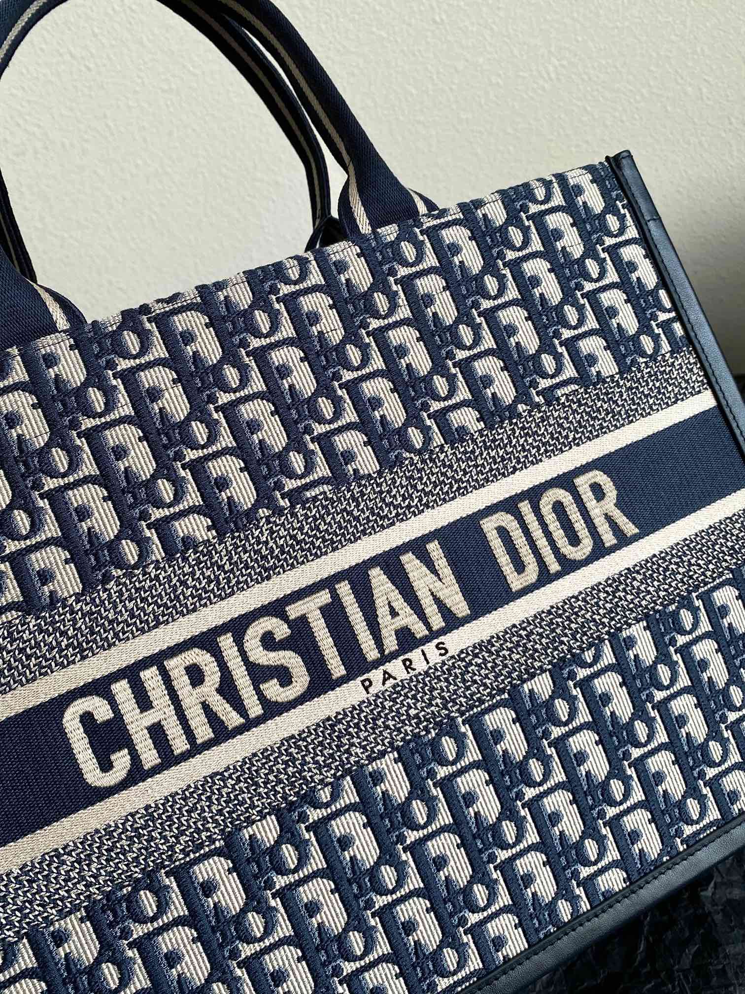 D-Book Tote