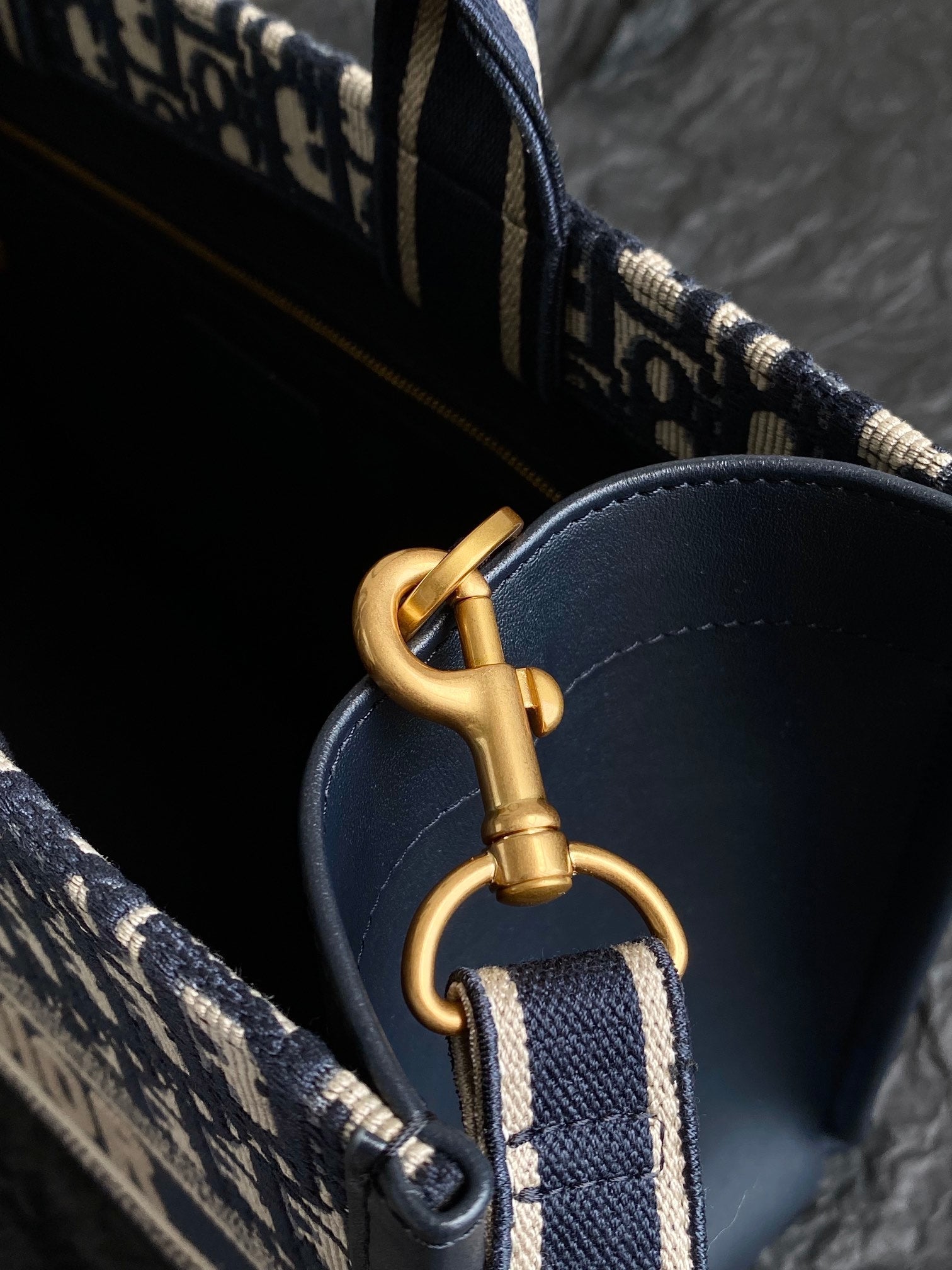 D-Book Tote