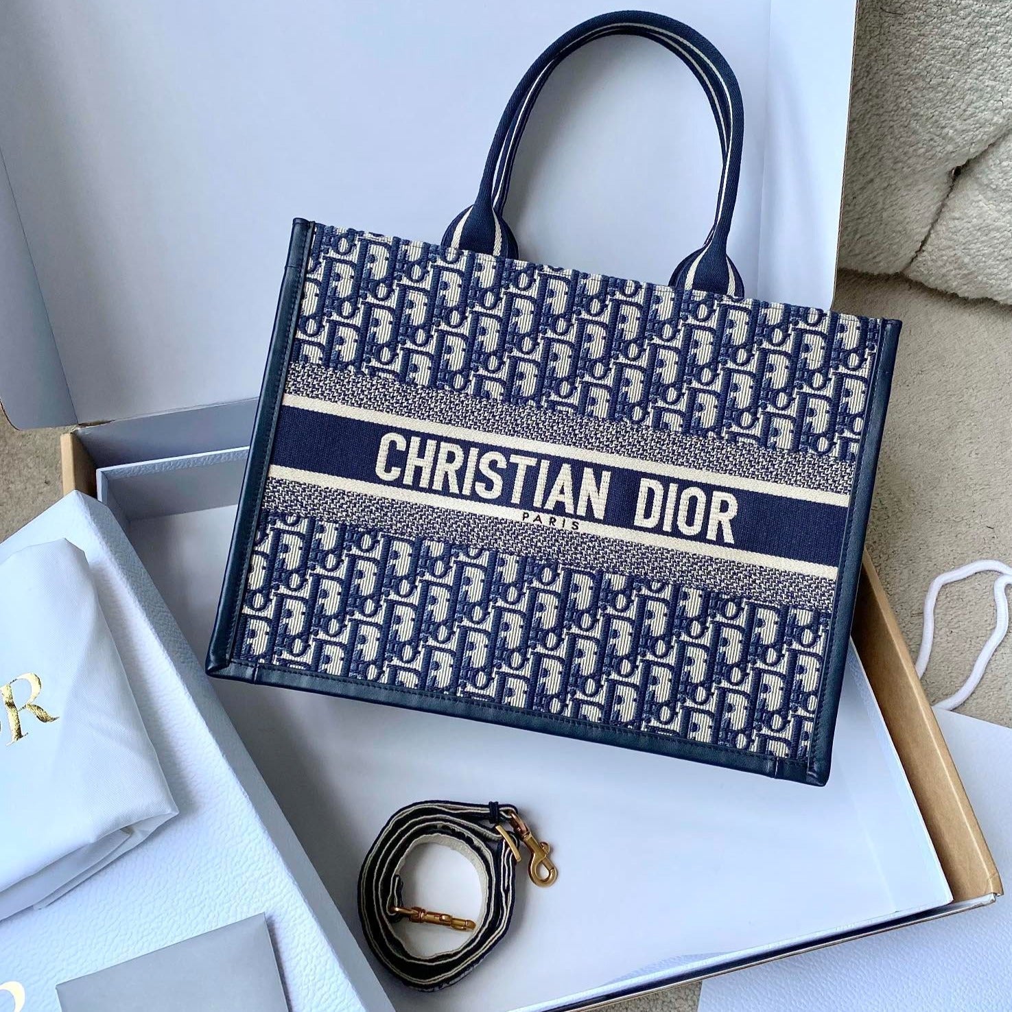 D-Book Tote