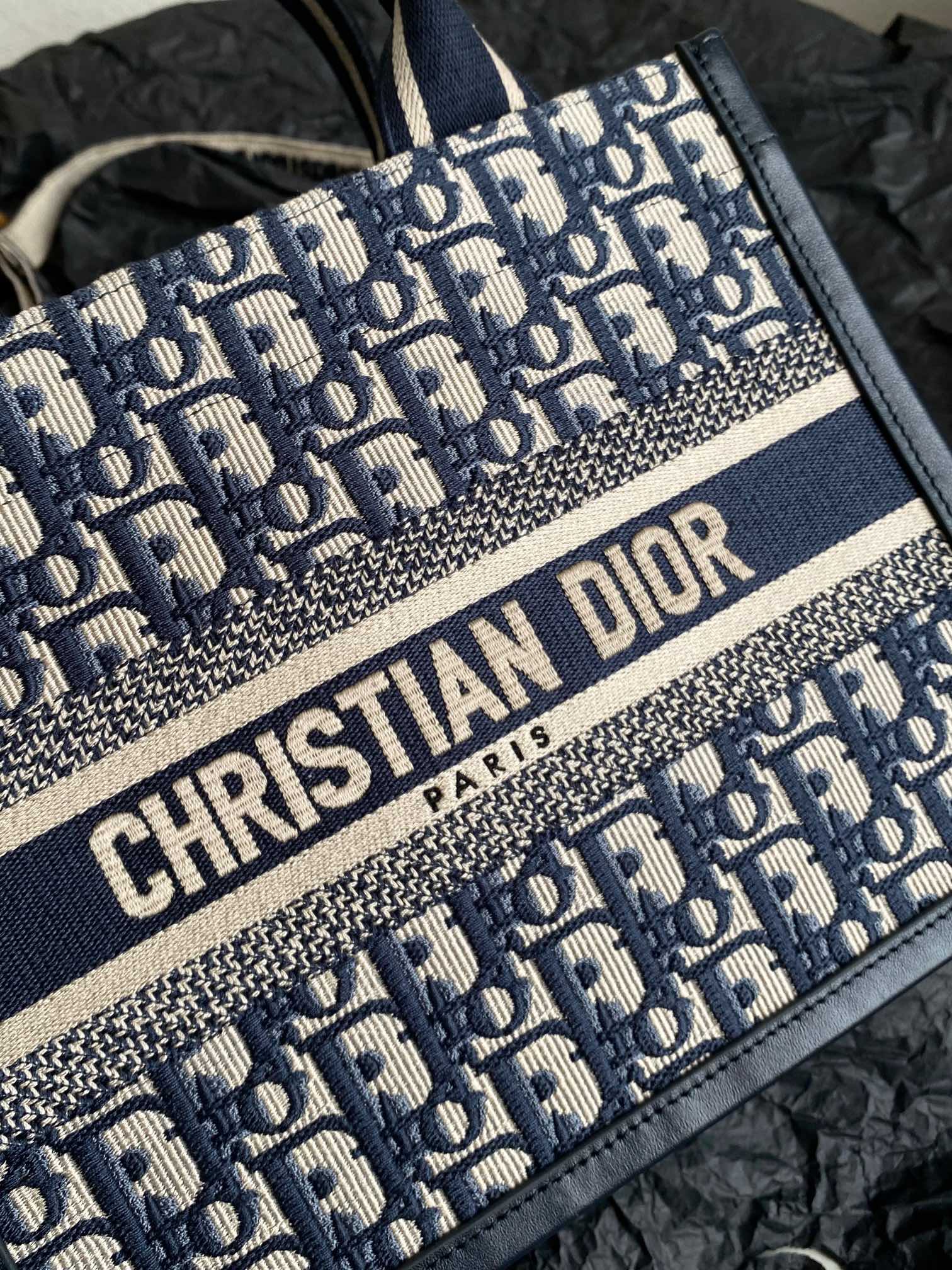 D-Book Tote