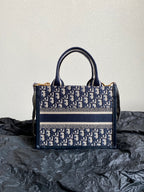 D-Book Tote