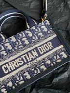 D-Book Tote