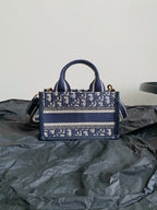 D-Book Tote