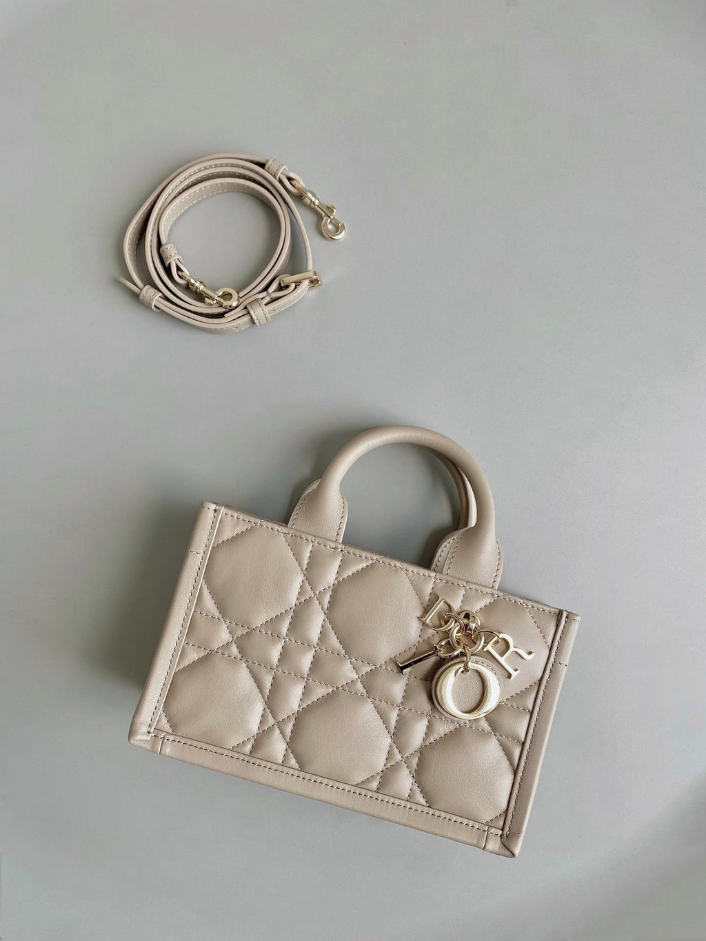 D-Book Tote