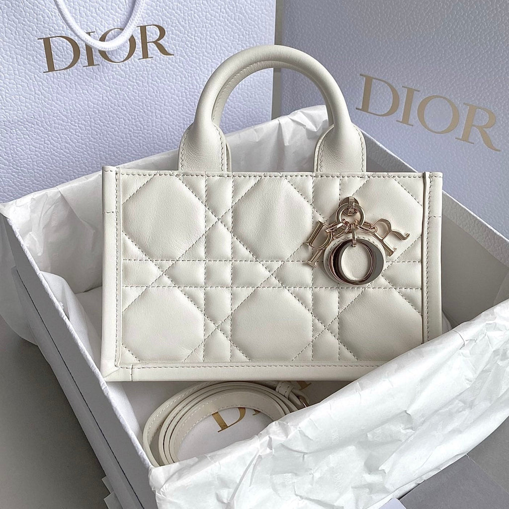 D-Book Tote