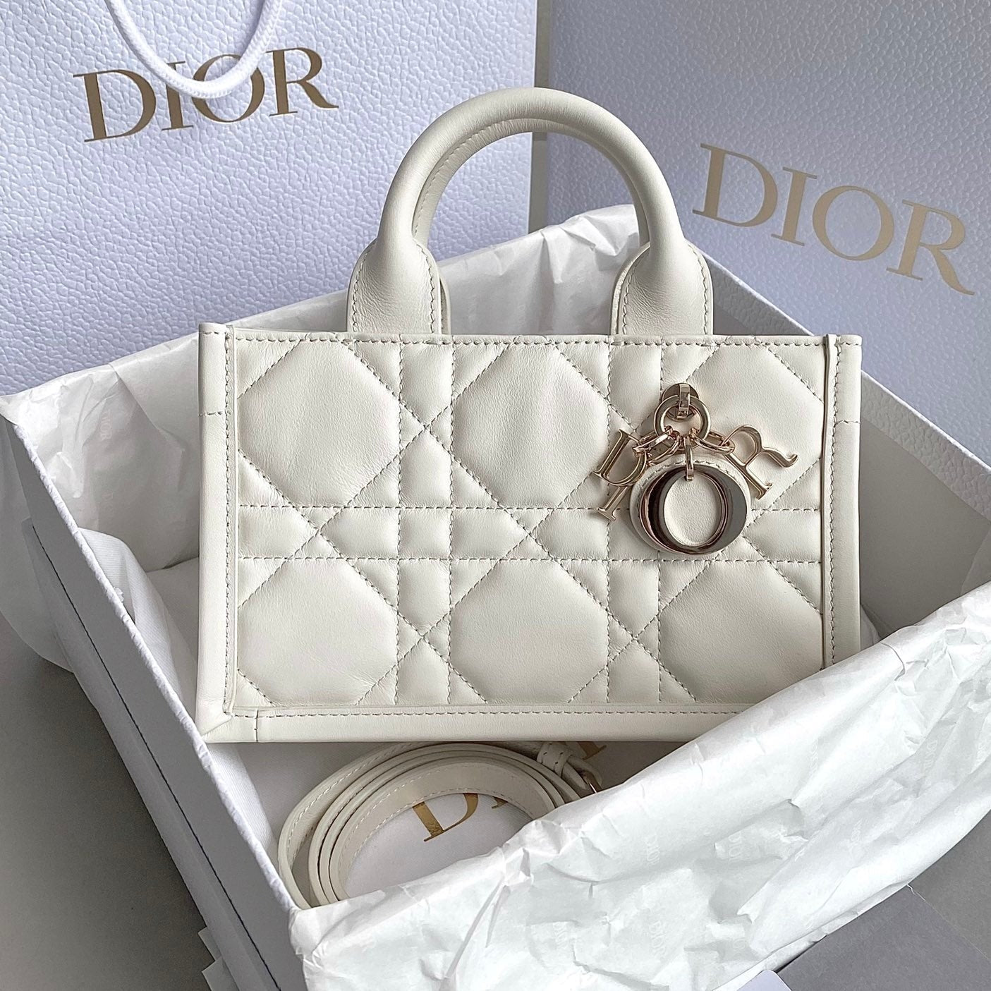D-Book Tote
