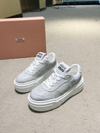 M-Sneakers