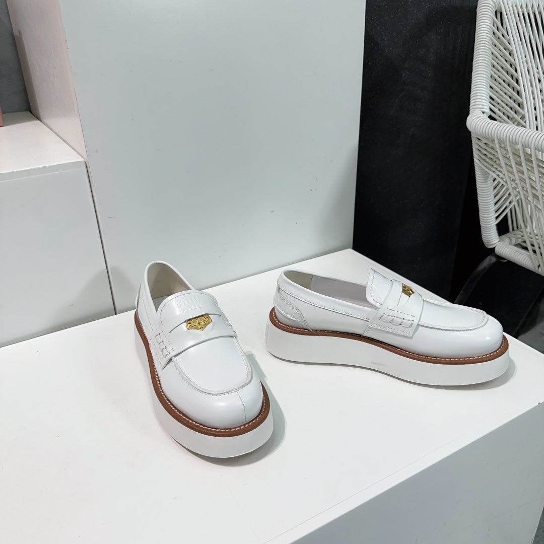 M-Sneakers