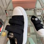 M-Sneakers