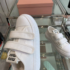 M-Sneakers