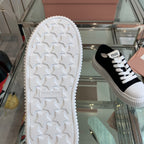M-Sneakers