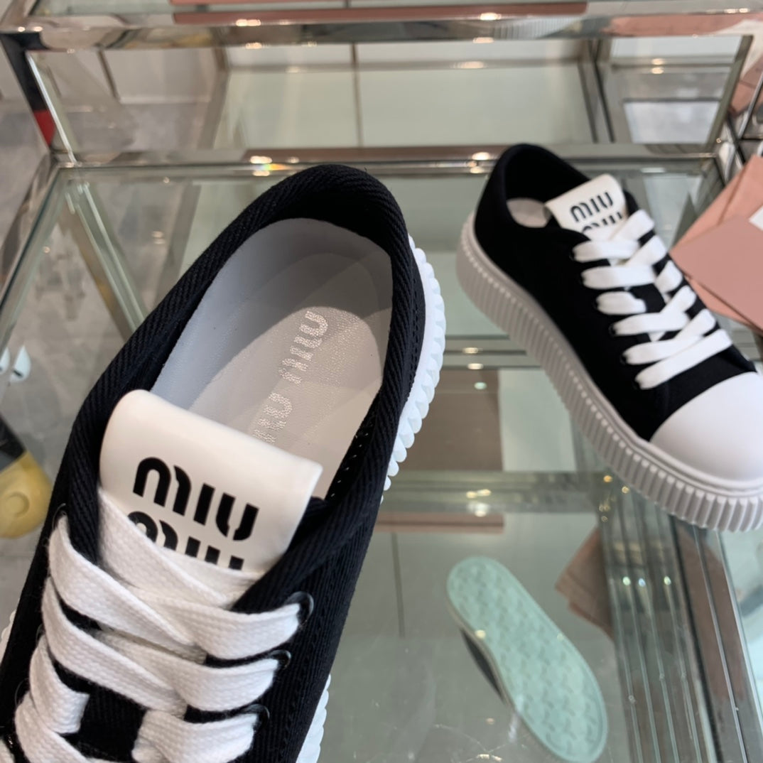 M-Sneakers