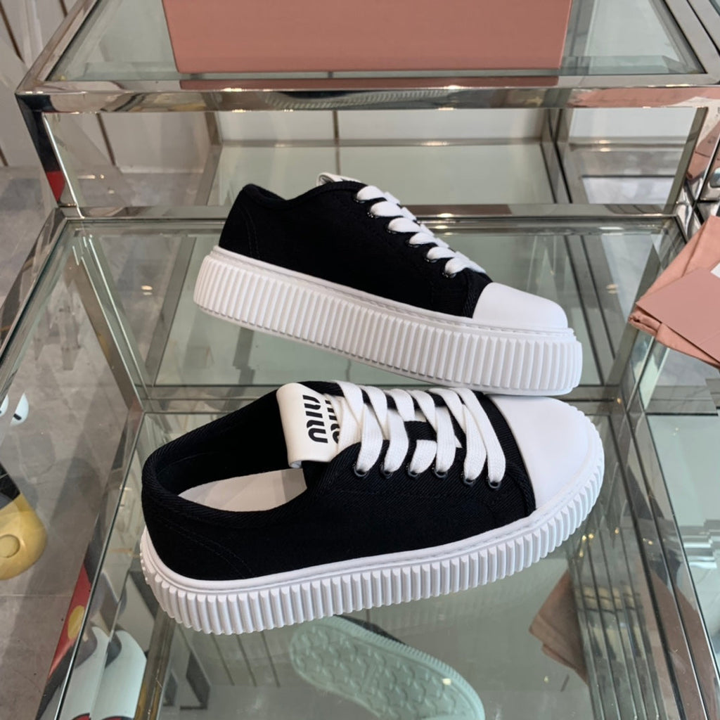 M-Sneakers