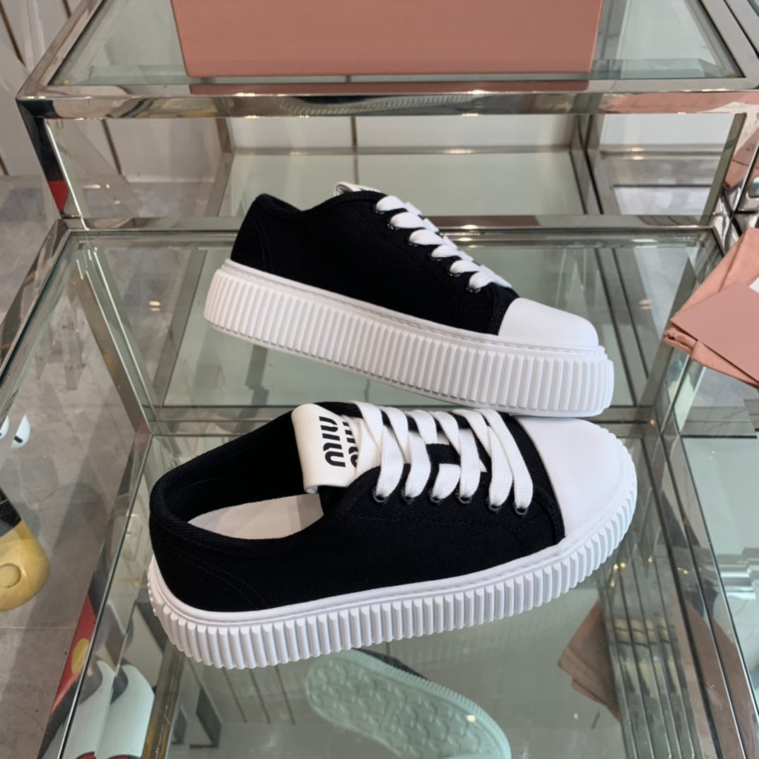 M-Sneakers