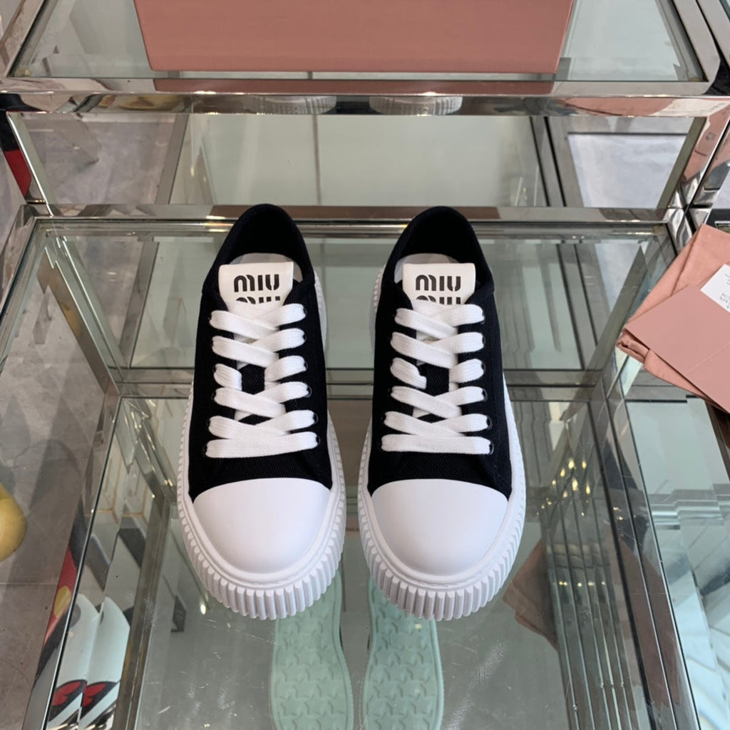 M-Sneakers