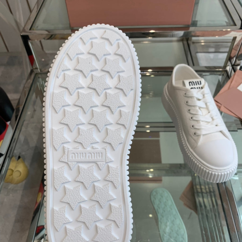 M-Sneakers