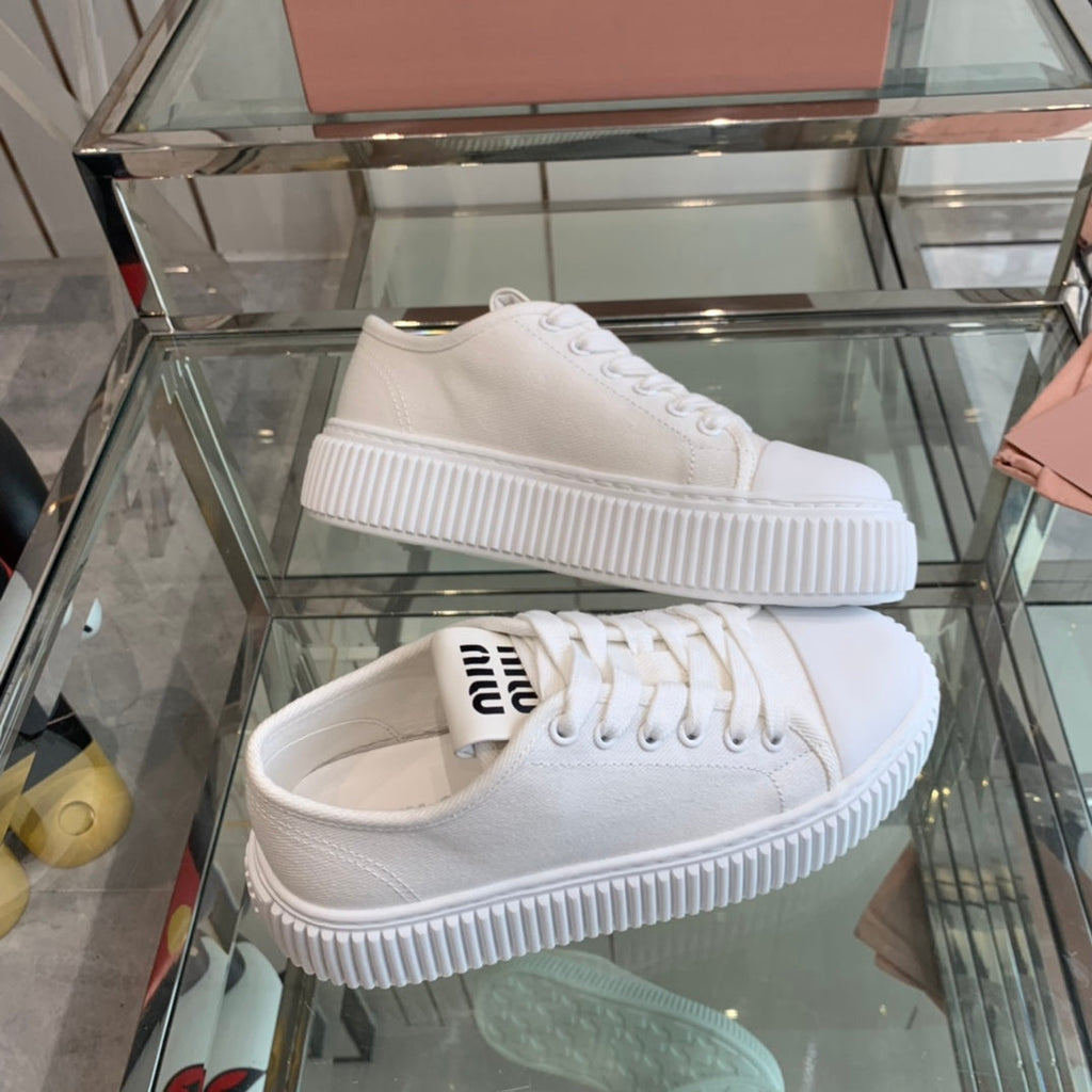 M-Sneakers
