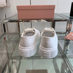 M-Sneakers
