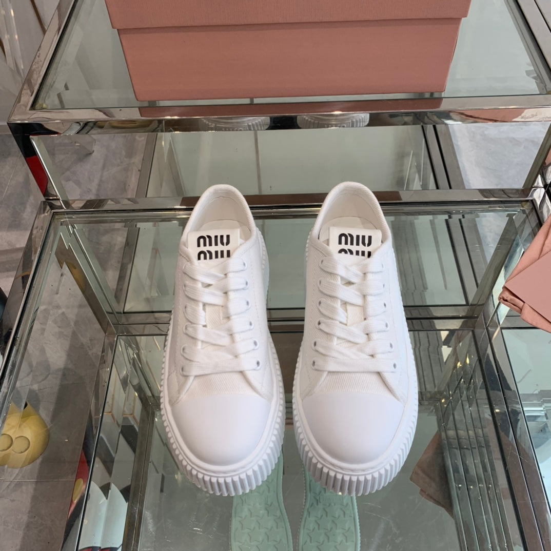 M-Sneakers