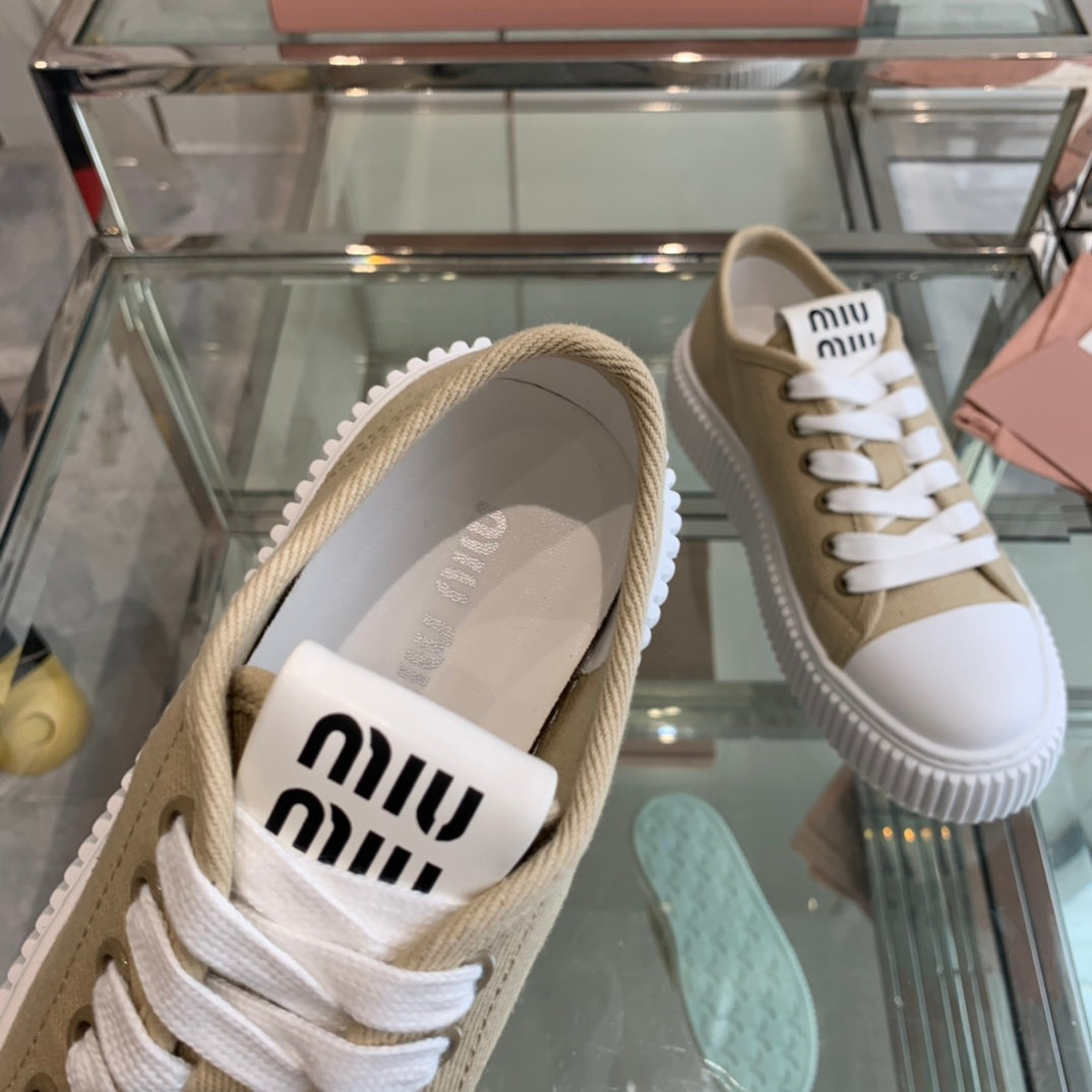 M-Sneakers