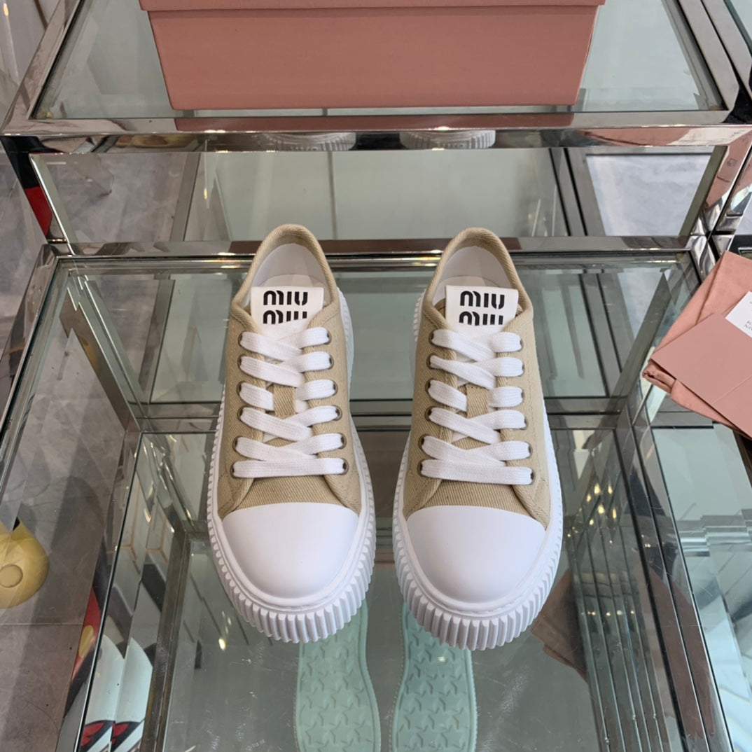 M-Sneakers